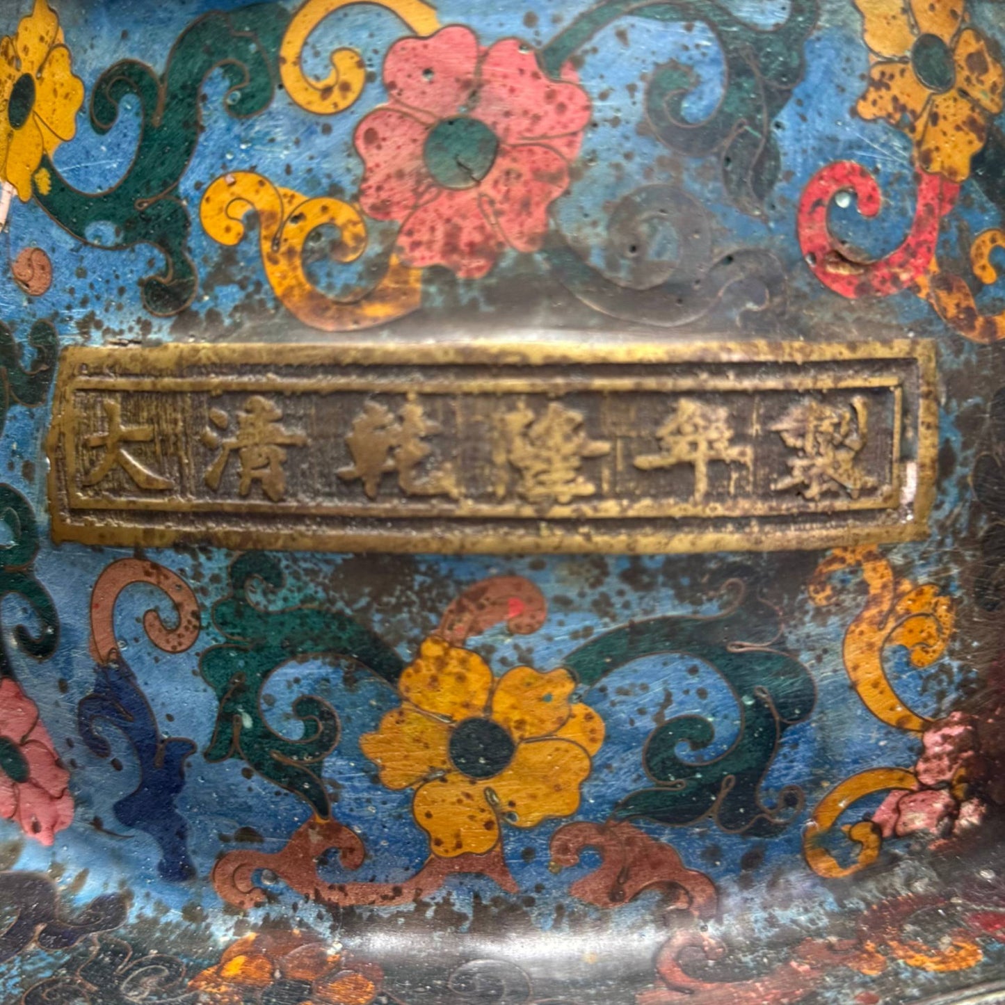 Monumental temple statue White Tara, gilded bronze, cloisonné enamel, late Qing
