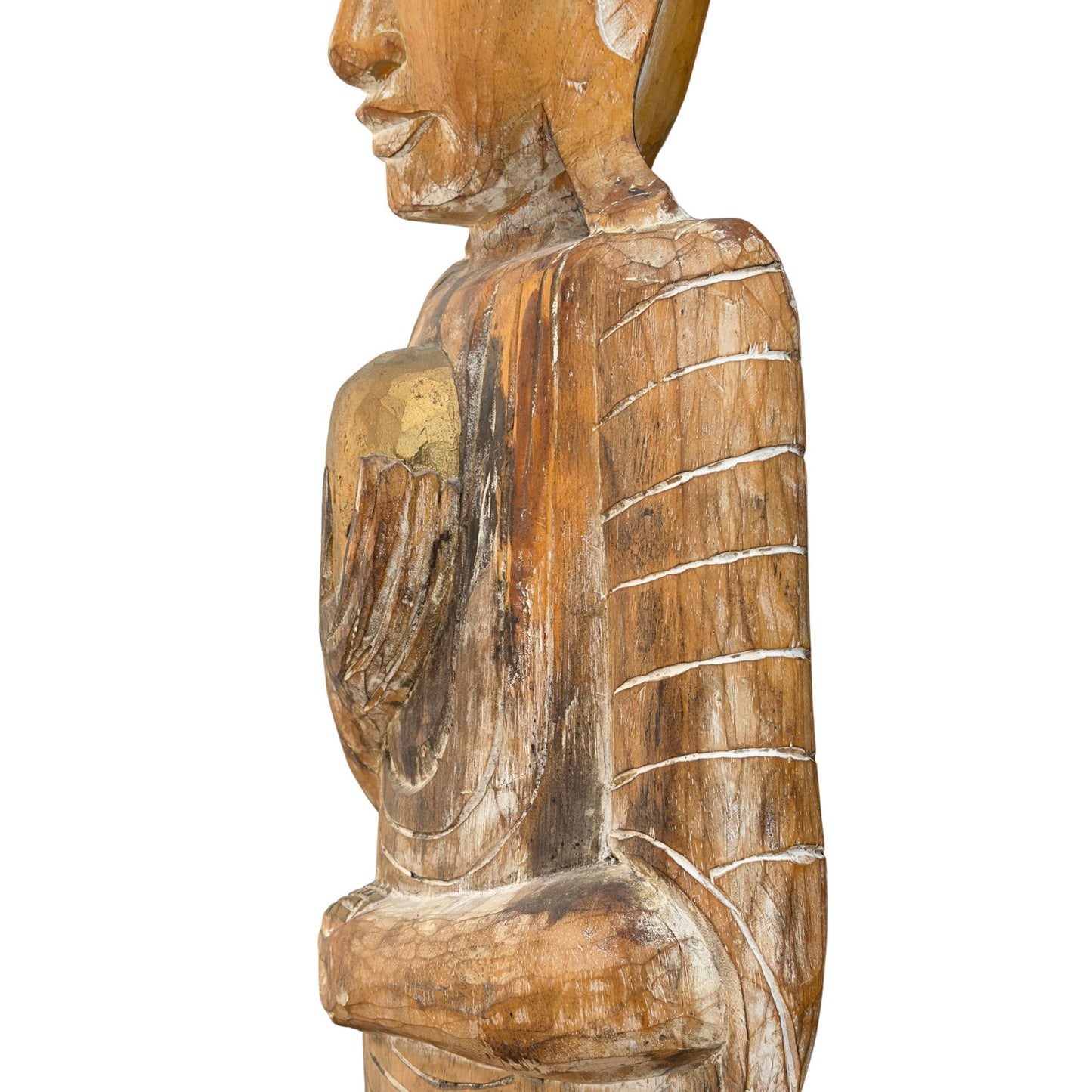 Détail du bras et du côté du fruit Haritaki, avec le grain du bois organique altéré par le temps et les résidus de laque ancienne.