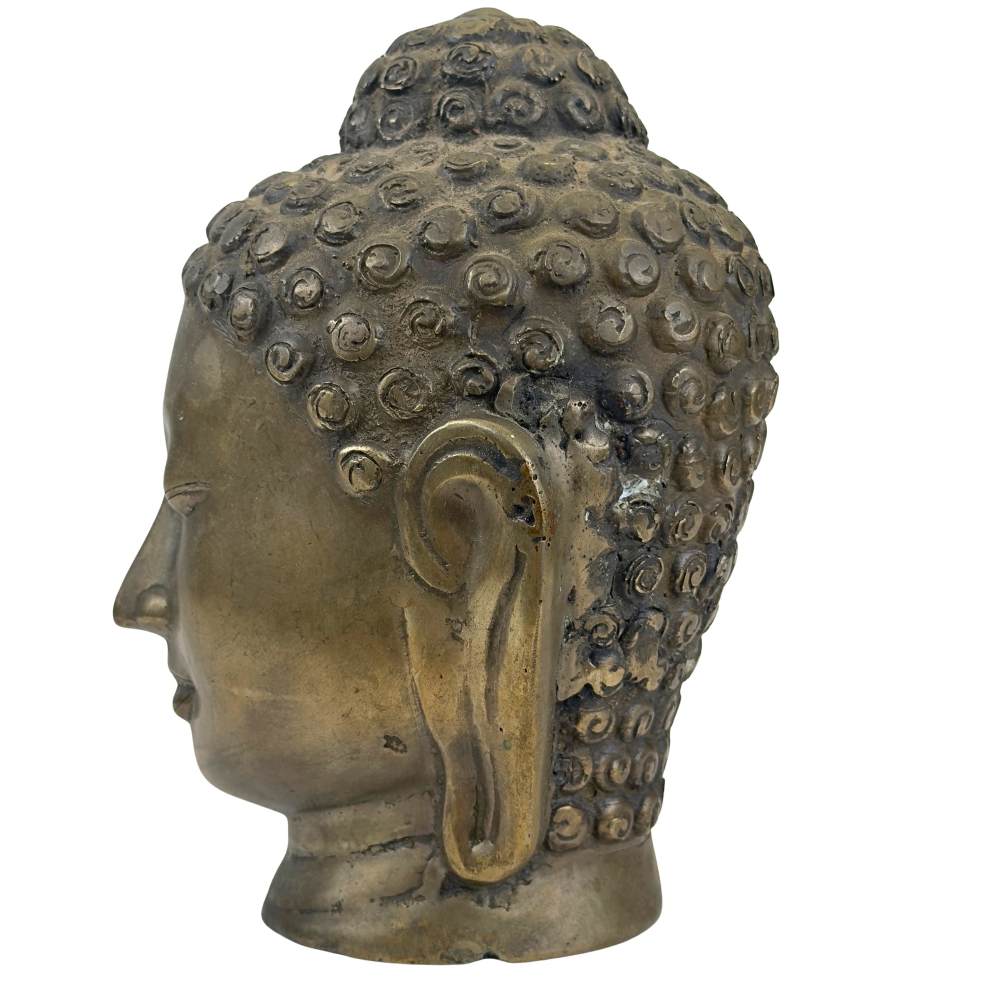 Rechterprofiel van een antiek Thais bronzen Boeddhahoofd uit circa 1900.