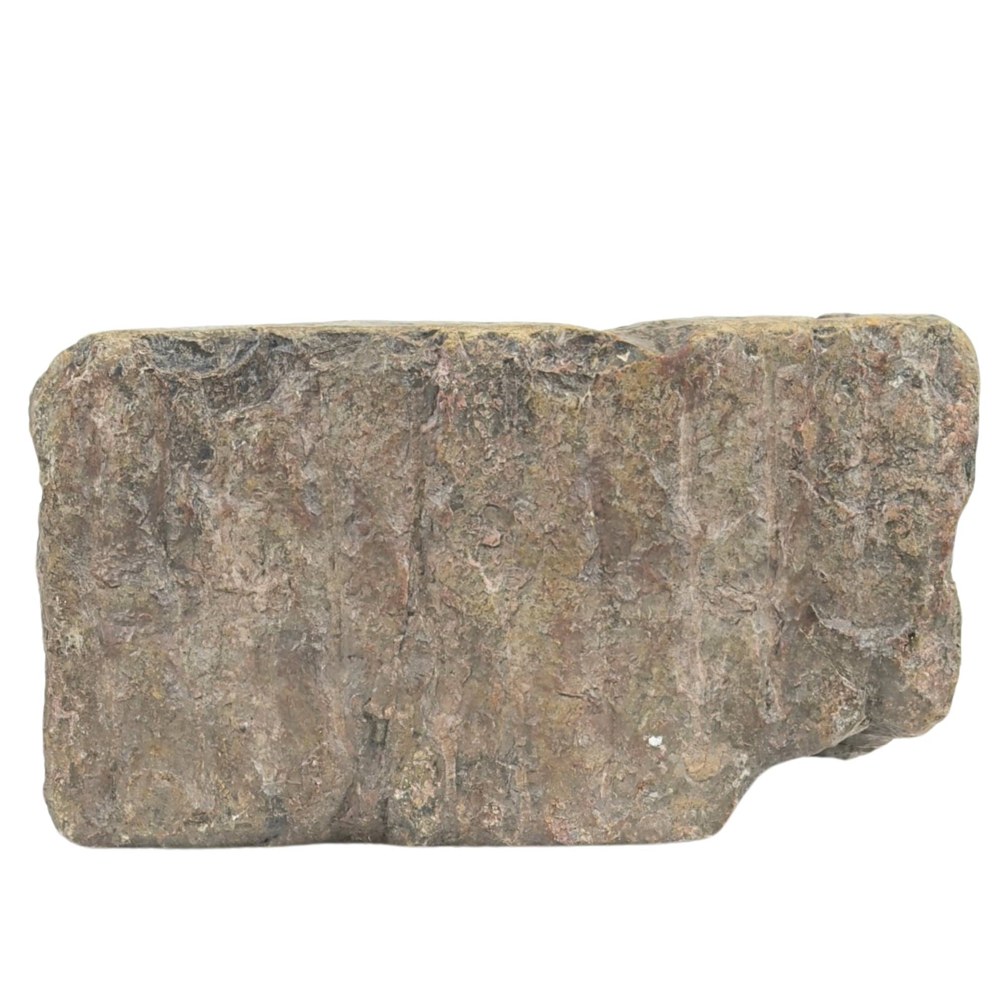 Onderkant van antieke Chinese Guanyin stele met oude steenstructuur en verwering