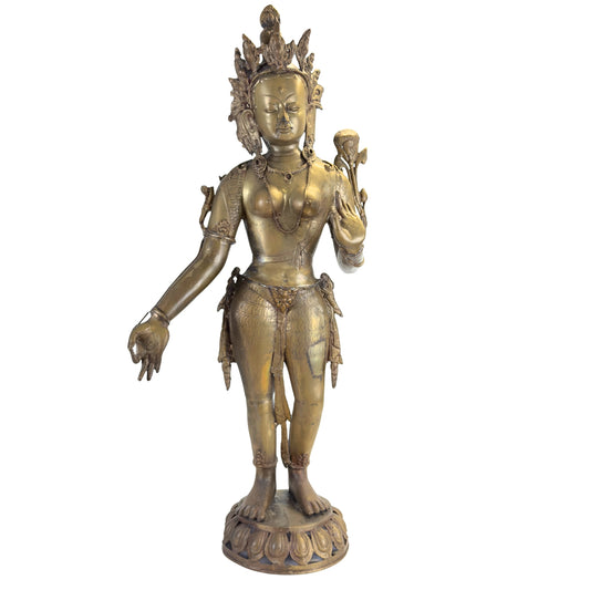 Tara verte antique du Népal, probablement du XVIIIe siècle, avec des restes de dorure à la flamme et de tige de lotus, vue de face.