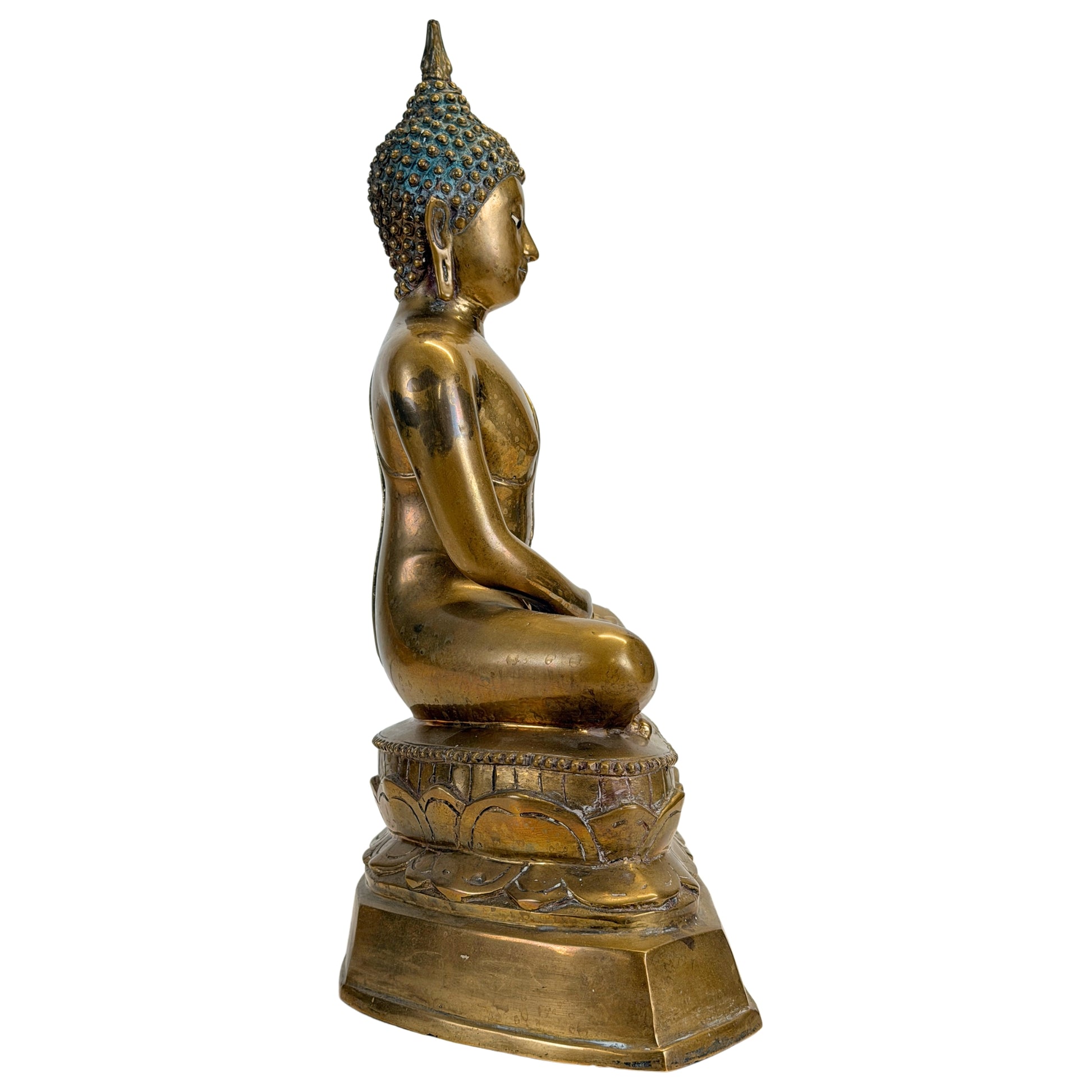 Rechterzijaanzicht van de Thaise Boeddha