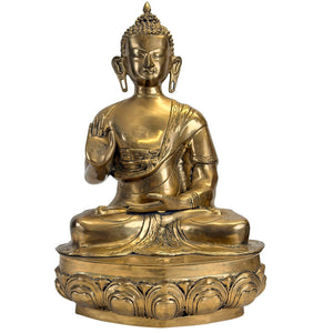 A large copper-alloy figure of Shakyamuni Buddha, Tibetan-Himalayan region, 17th/18th century