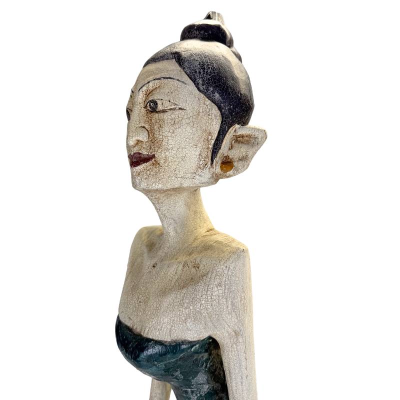 Proof of authentic Javanese craftsmanship in 1-meter-high statues.