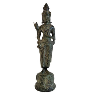 Statue d'Avalokiteshvara en bronze sur lotus