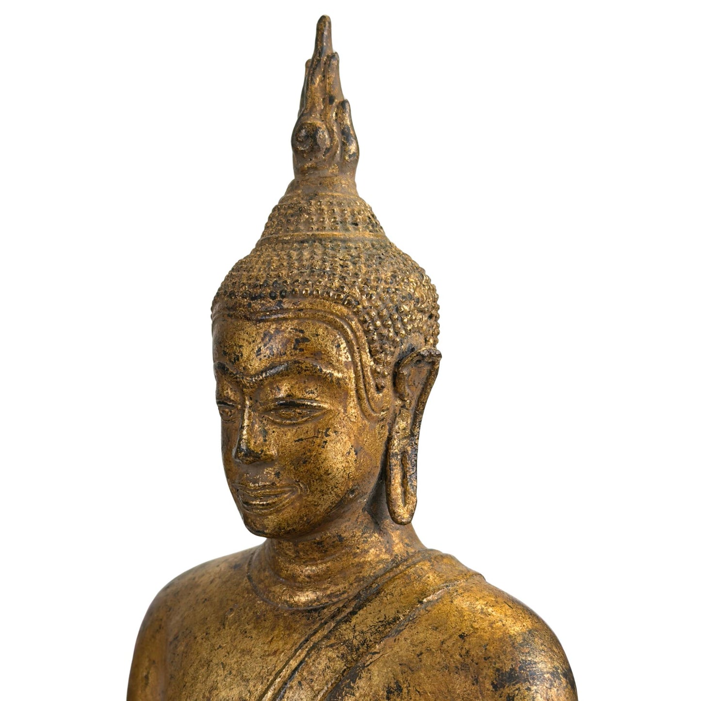 Refined facial features with a sharp nasal bridge in late Ayutthaya iconography