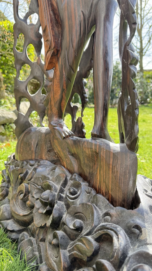 Monumental Balinese Coromandel Statue – 137 cm – Pita Maha Style