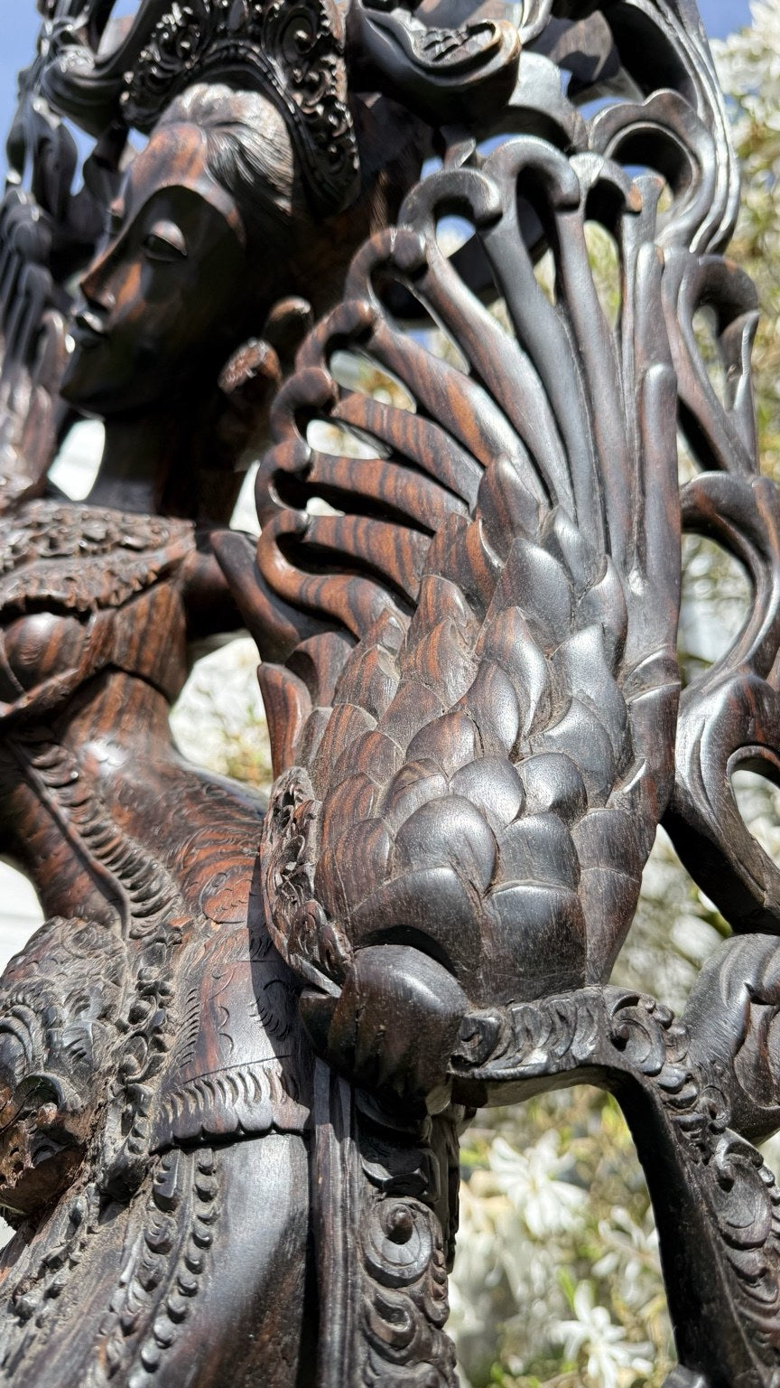 Monumental Balinese Coromandel Statue – 137 cm – Pita Maha Style
