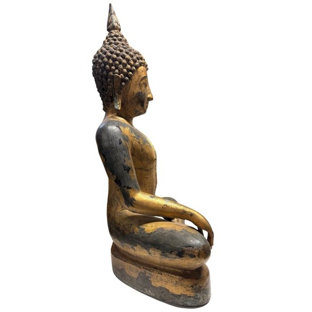 Antique Buddha statue from Thailand in bronze
