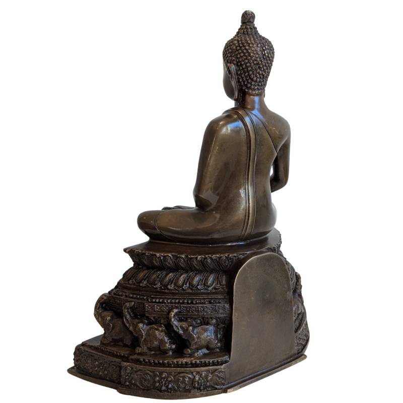 Seated Buddha in Dhyana Mudra with symmetrical posture