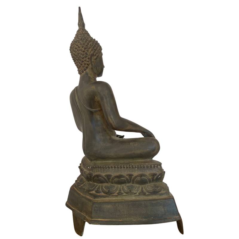 Bronze Buddha statue in Sukhothai Ayutthaya tradition