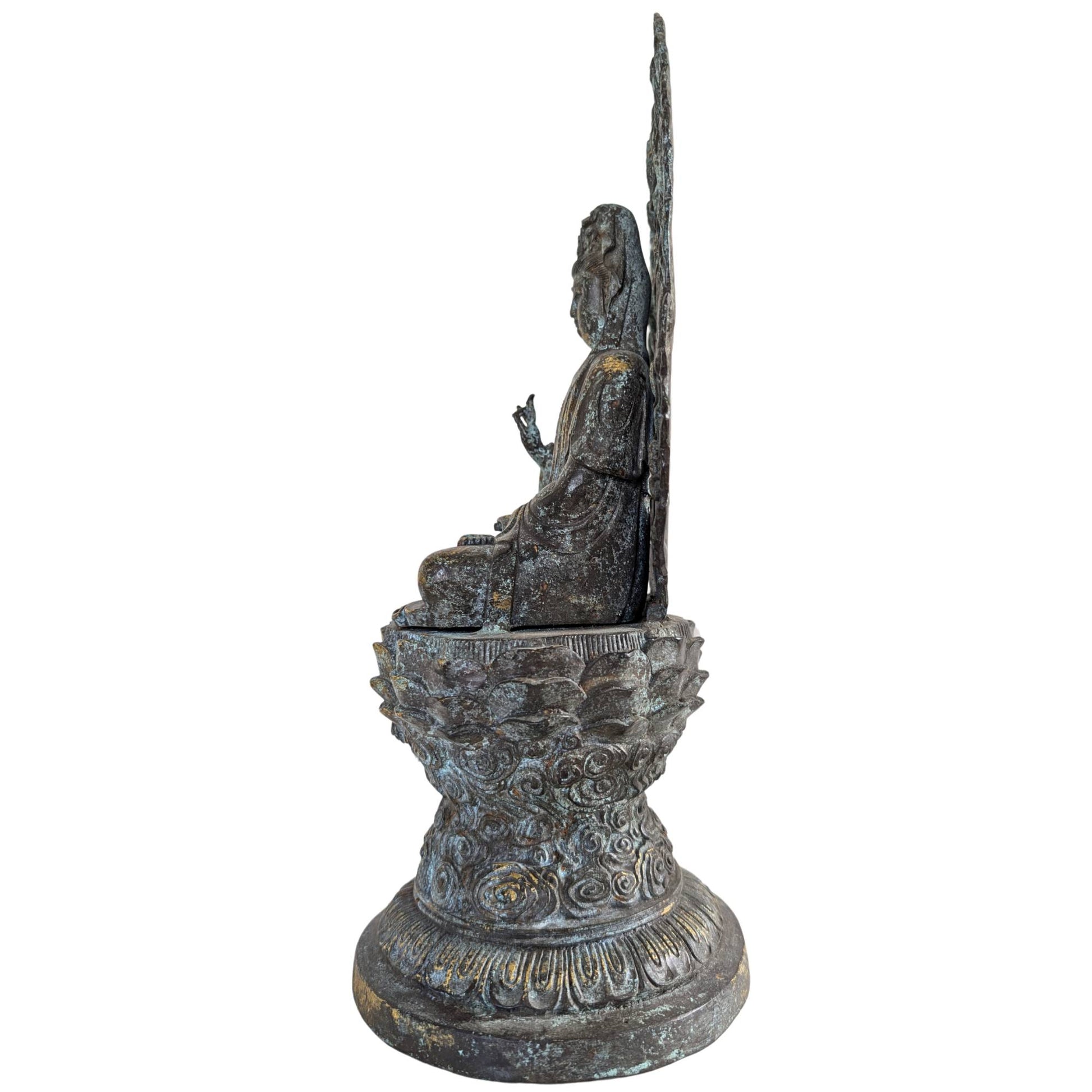 Detail of the flame-shaped aura mandorla that symbolizes the divine status of the Bodhisattva.