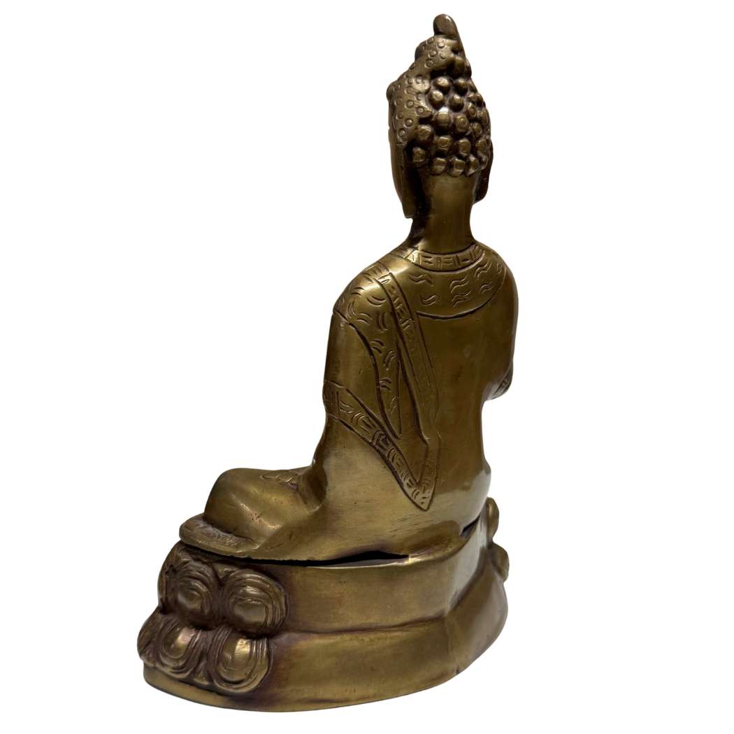 Buddha statue from the Himalayan cultural sphere, in which Chinese and Tibetan styles merge