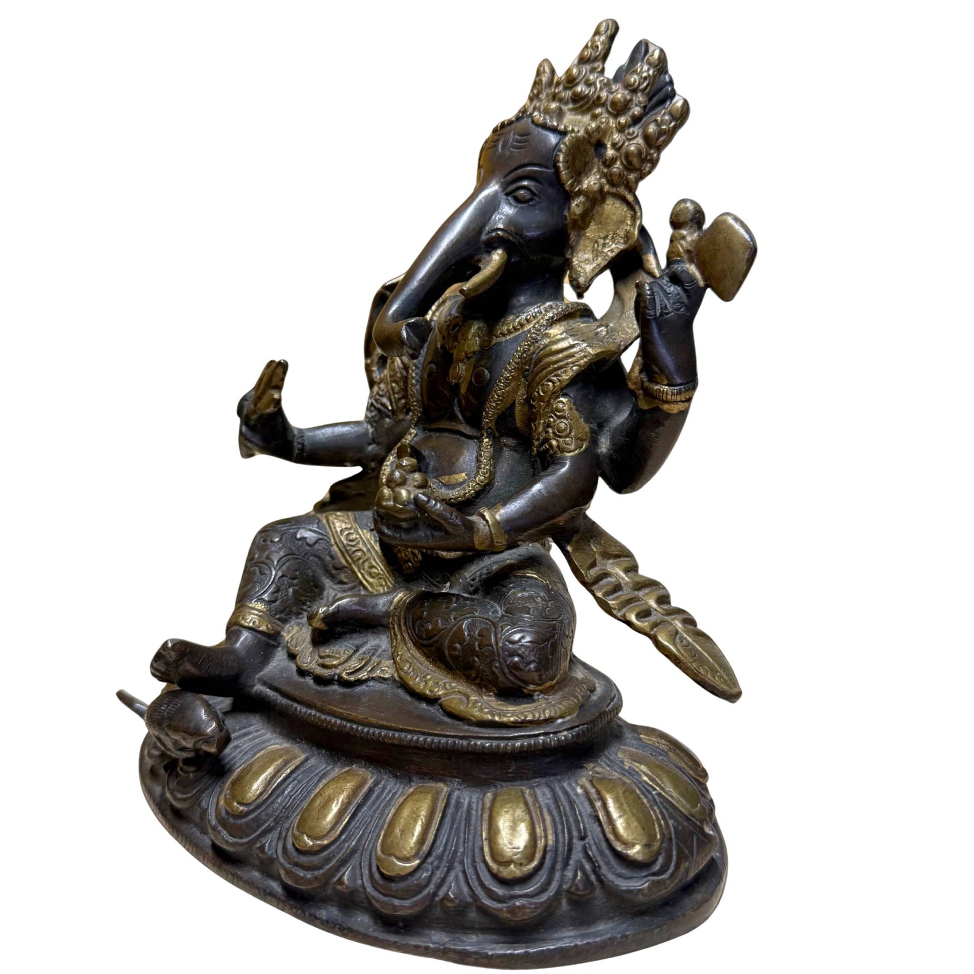 Bronze Ganesha statue representing the removal of obstacles and positive energy