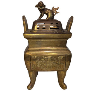 Brûle-encens chinois en bronze à quatre pieds avec couvercle à tête de lion – lot 106