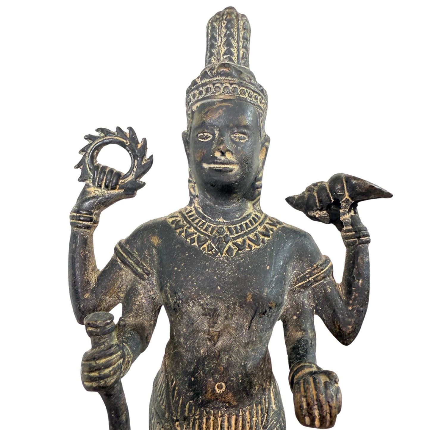 Close-up of the head and navel (Baphuon style), showing the refined casting artistry.