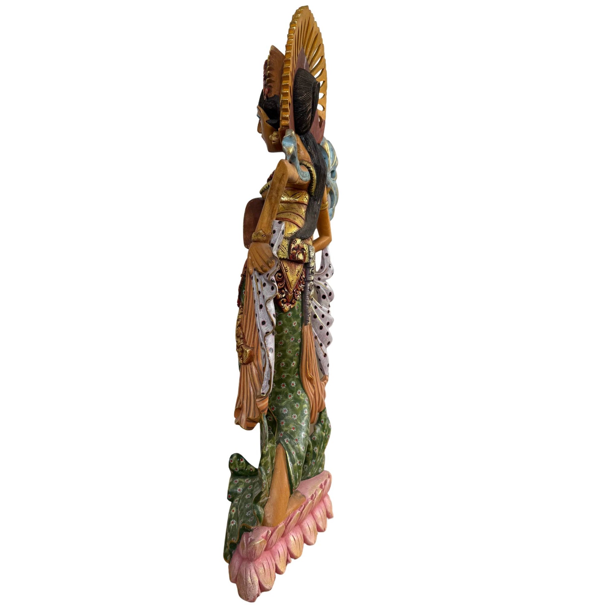 The profile of the dancer showing the dynamic S-curve, a symbol of the fluidity of life.
