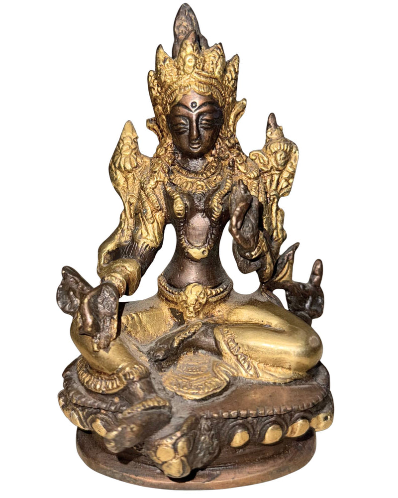 Syamatara (Tara Verte) détaillée – Népal – Fin du XXe siècle – Bronze doré 13,3 cm - Statue de Bouddha Nepalaise