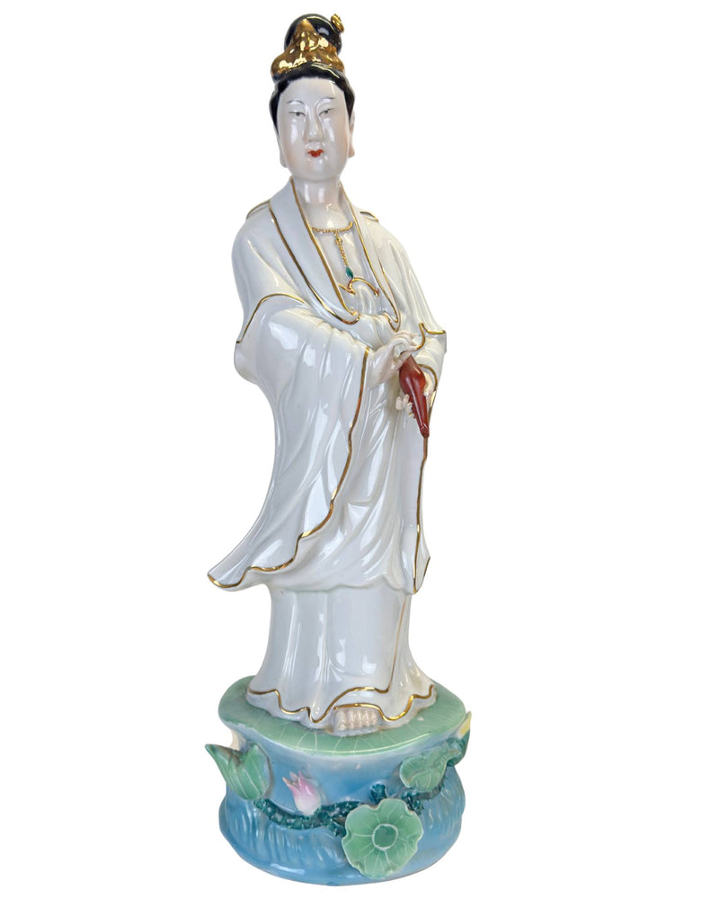 Grande statue de Guan Yin en porcelaine de style antique – 47 cm – Blanc et or
