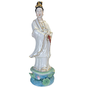 Grande statue de Guan Yin en porcelaine de style antique – 47 cm – Blanc et or