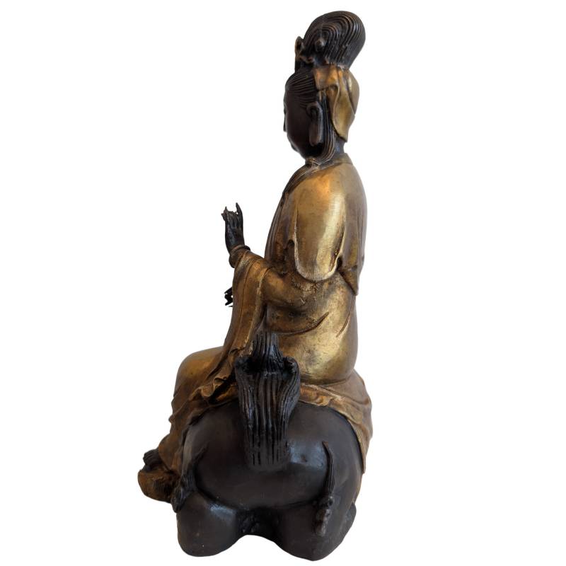 Guanyin with lion in Chinese iconography