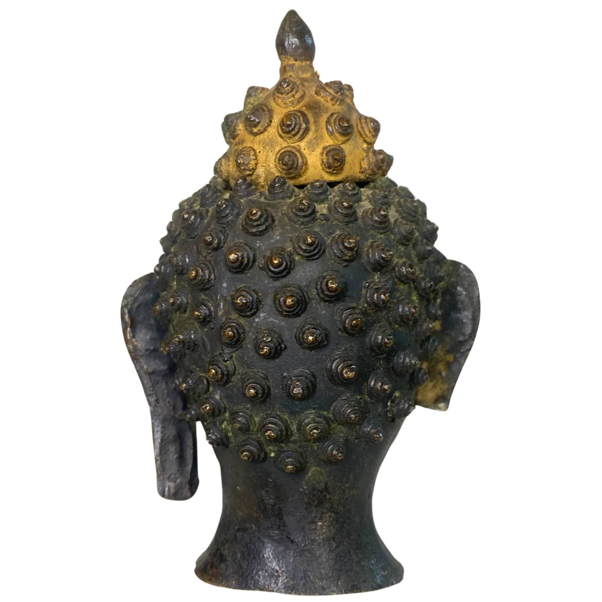 Detail of the back of the sculpture showing the artisanal finish.
