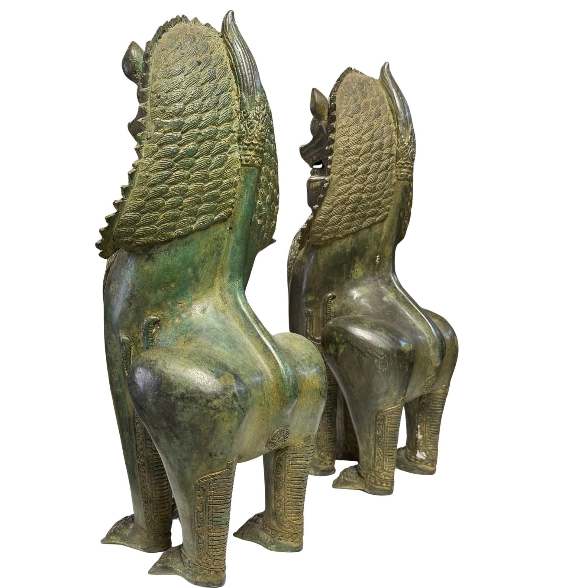 Hand-cast bronze lion statue manufactured using the traditional lost-wax method