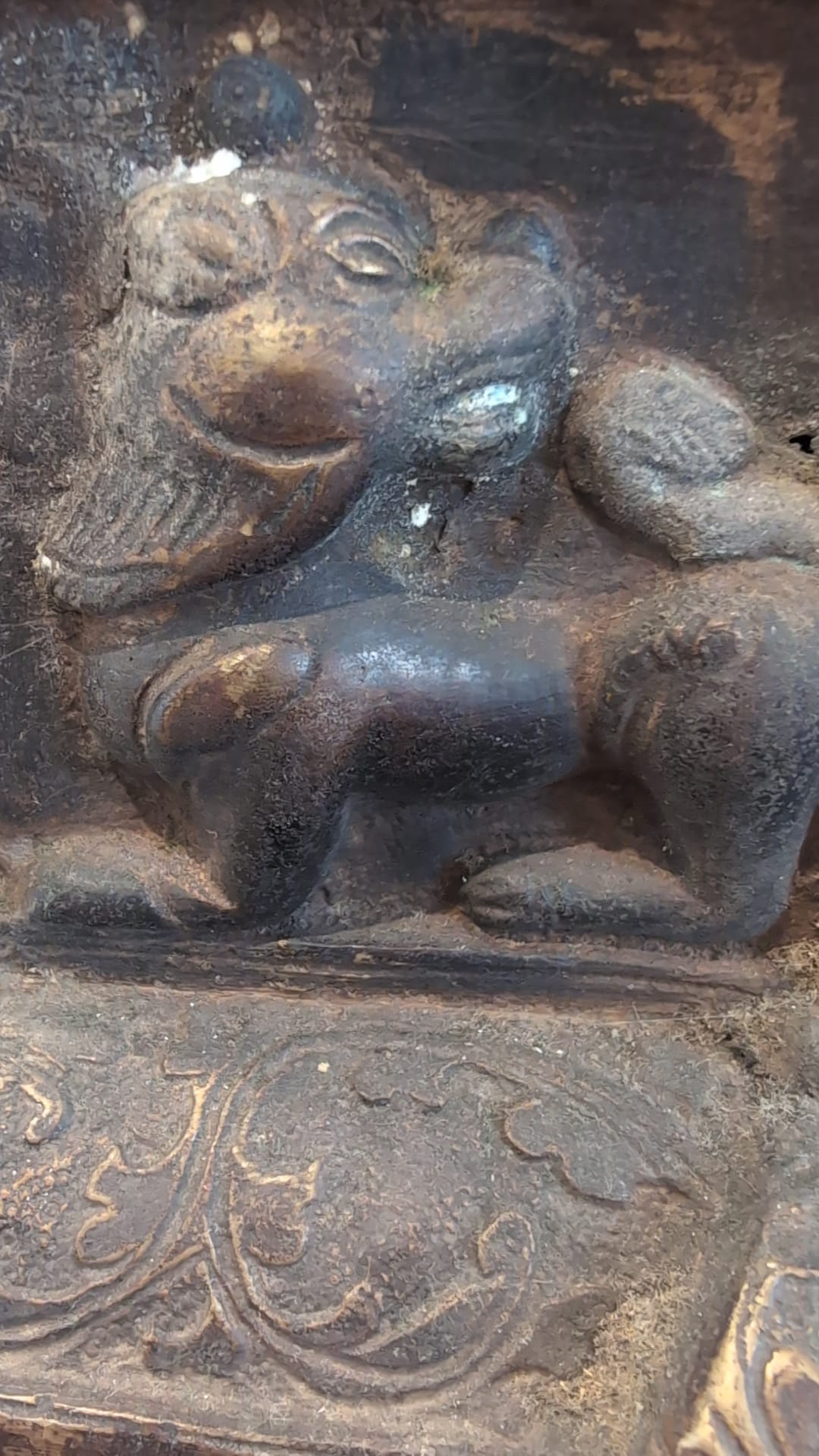 Himalayan bronze Buddha in Mustang style with old patina