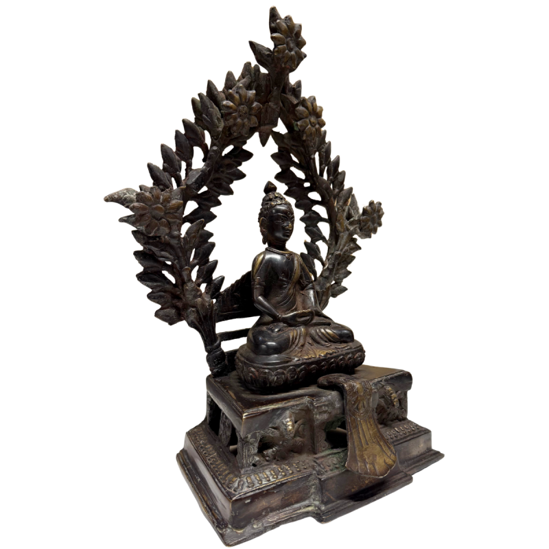 Antique Himalayan Shakyamuni Buddha made of ormolu bronze