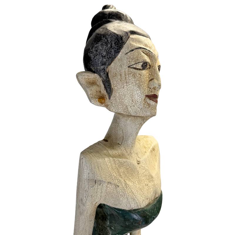 Indonesian heritage depicted in a high-quality sculptural pair.