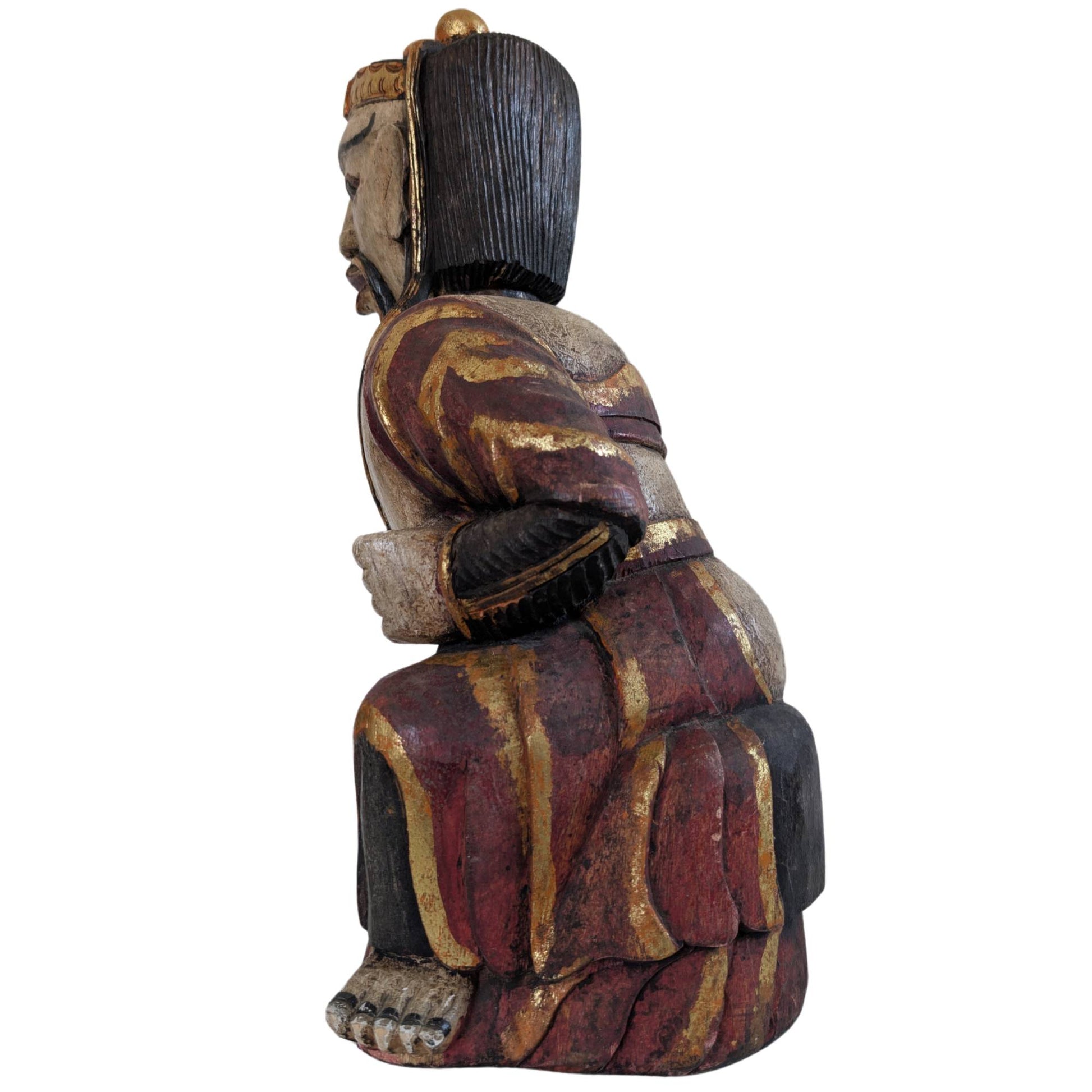 Imposing wooden statue, 43 cm high, that represents lasting happiness and status.