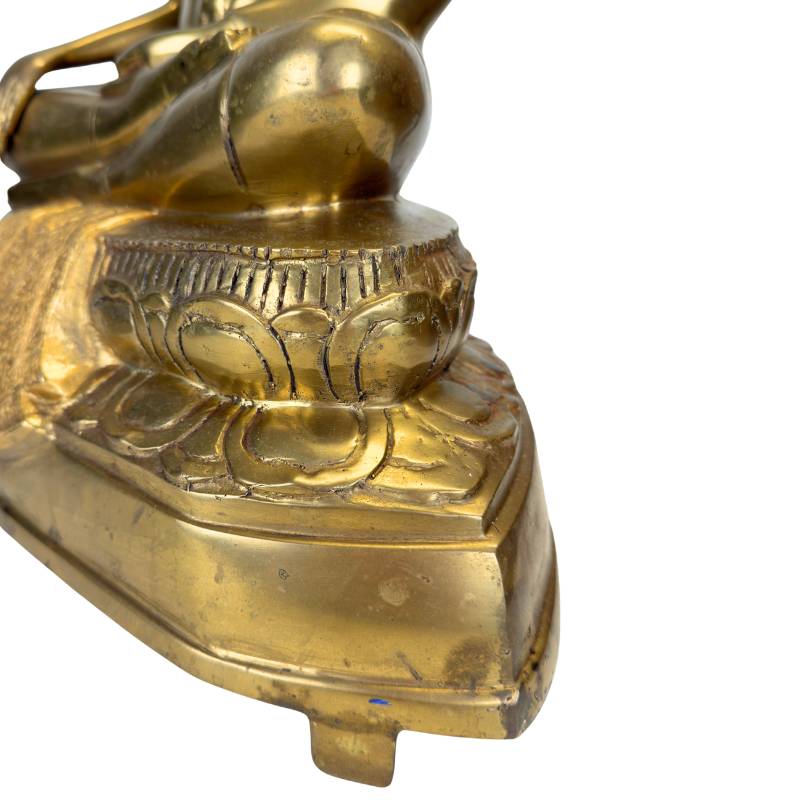Investment-grade Thai Buddha, a showpiece for the serious art collector.