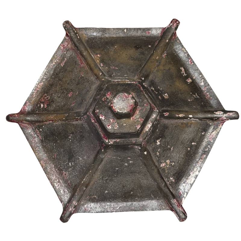 Japanese garden decoration made of red cast iron for a Zen look