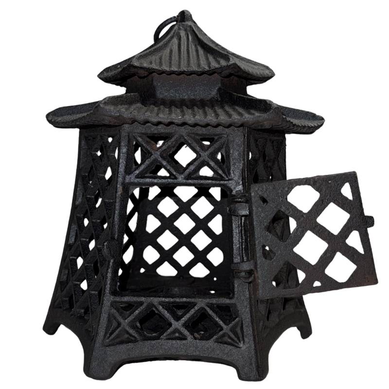 Japanese garden lantern of solid iron in Toro style