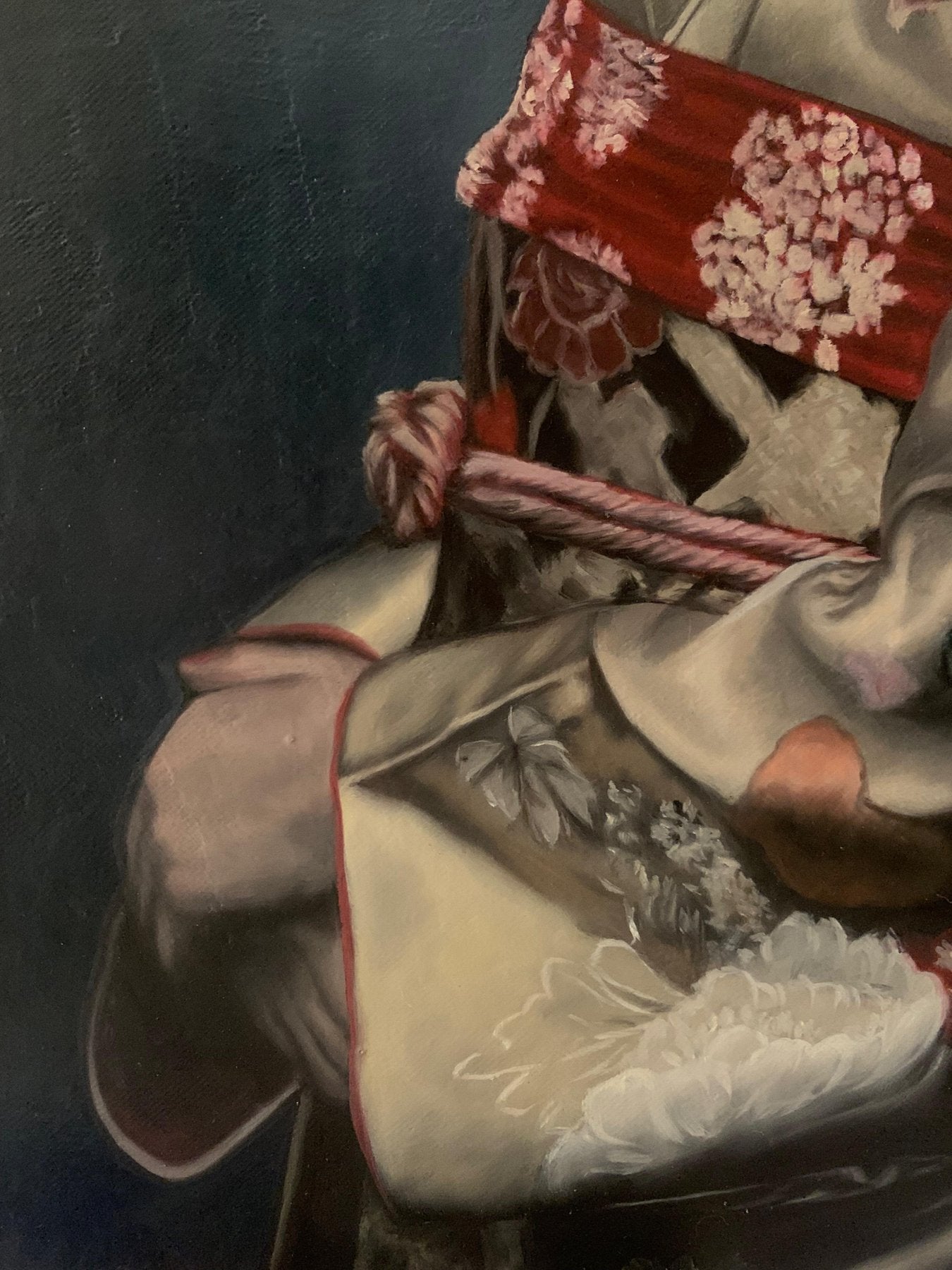Handgeschilderde zijden kimono patronen op een uniek olieverfschilderij.