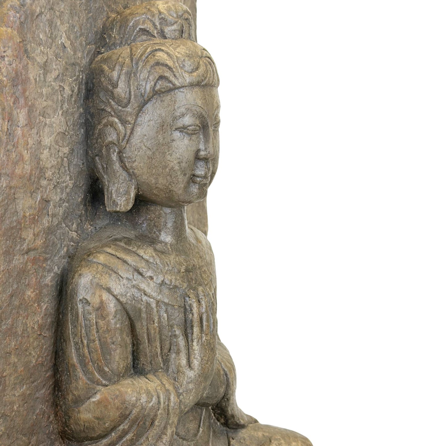 Handgehouwen stenen Kwan Yin met de handen in Anjali Mudra