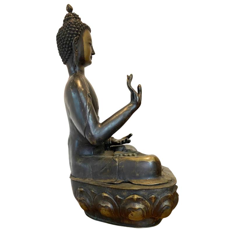 Ladakh Buddha in fire-gilded bronze from the 18th century, frontal view