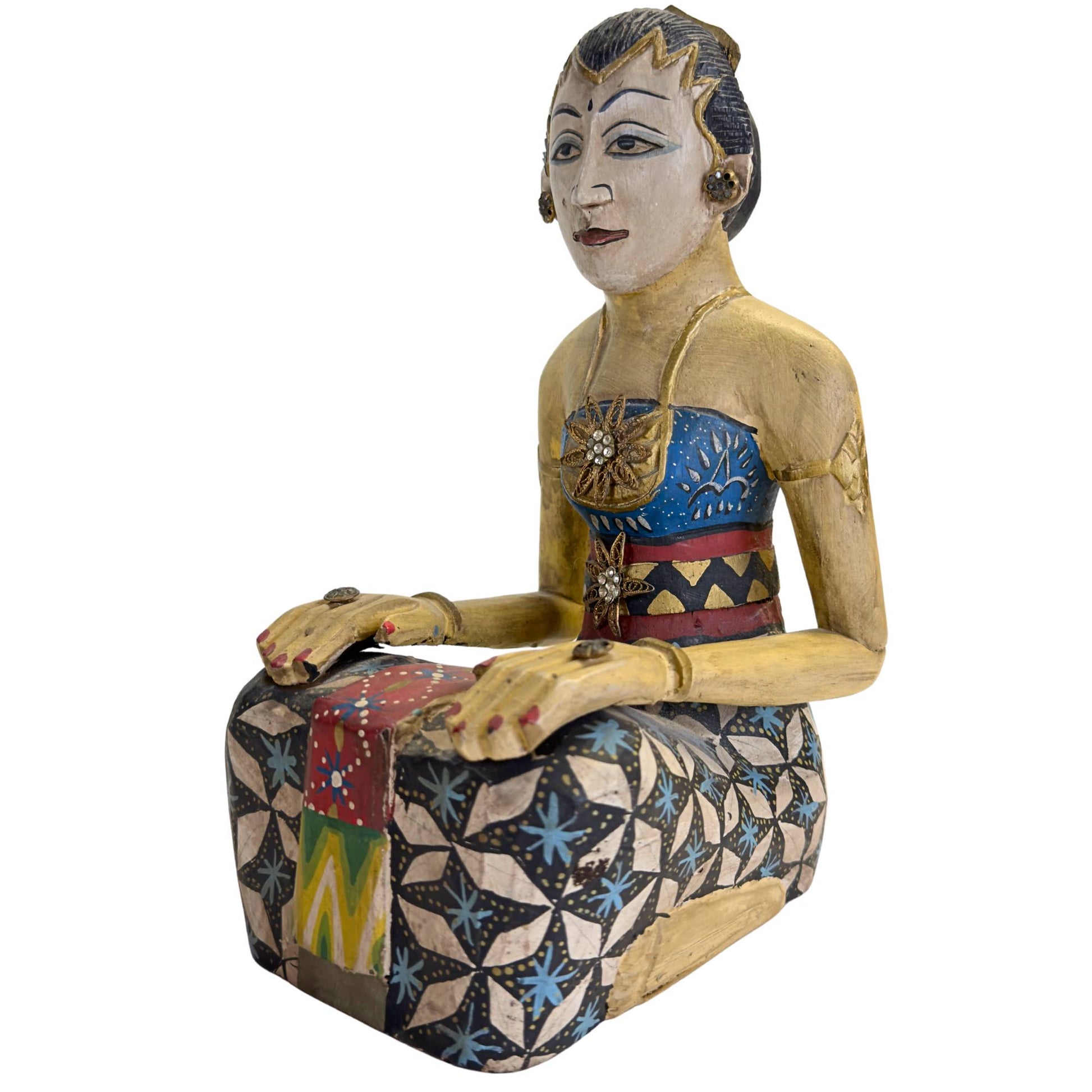 The overall image of the couple as a symbol of the balance between man and woman.
