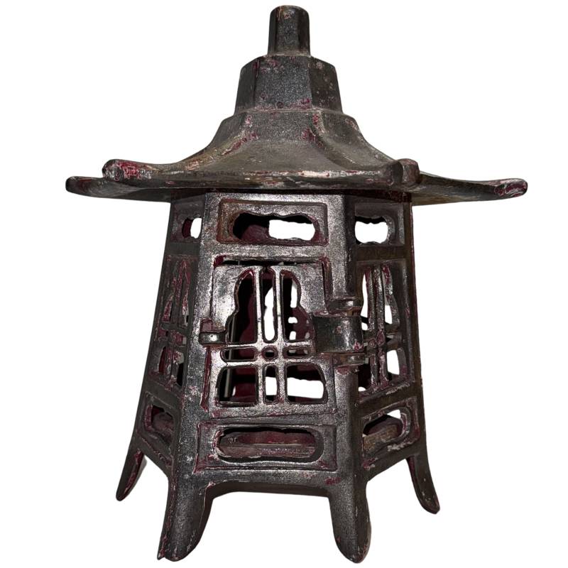 Solid cast iron lantern with red patina and a height of 27 cm