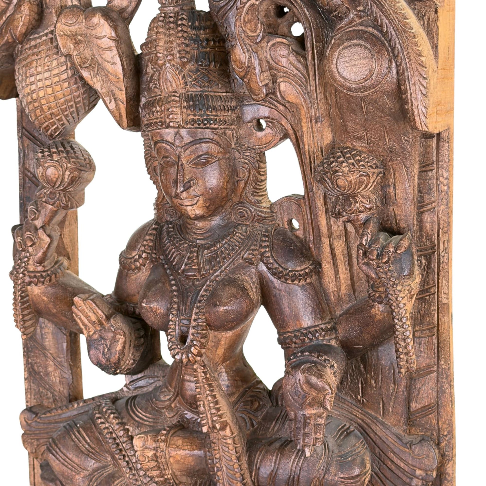 Close-up of the parrot, the signature attribute of Meenakshi Amman that stands for eloquence and love.