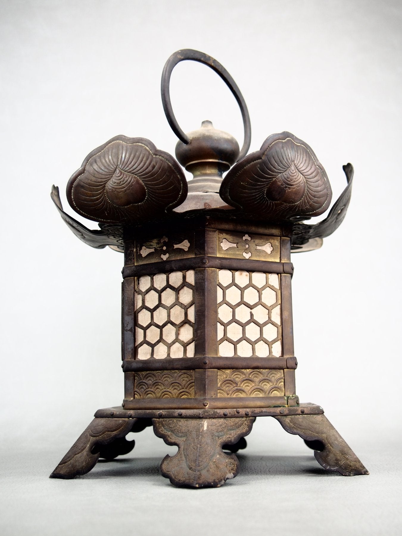 High-quality Japanese metalwork 19th century bronze temple lantern hand-cast