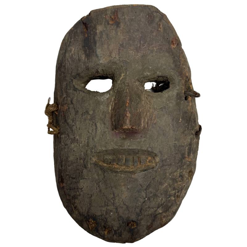 Nepalese Holzmaske mit breiter Form als ritueell genutztes Objekt aus Holz