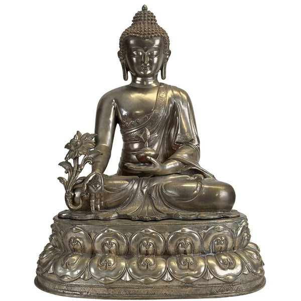 Bhaisajyaguru monumental en bronze argenté (Bouddha de médecine), tradition Newar, vallée de Katmandou pour le Tibet, ca. 1450-1600