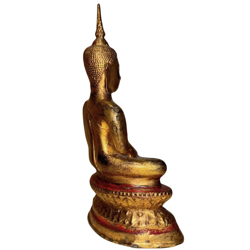 Original red lacquer and fire gilding on antique Buddha