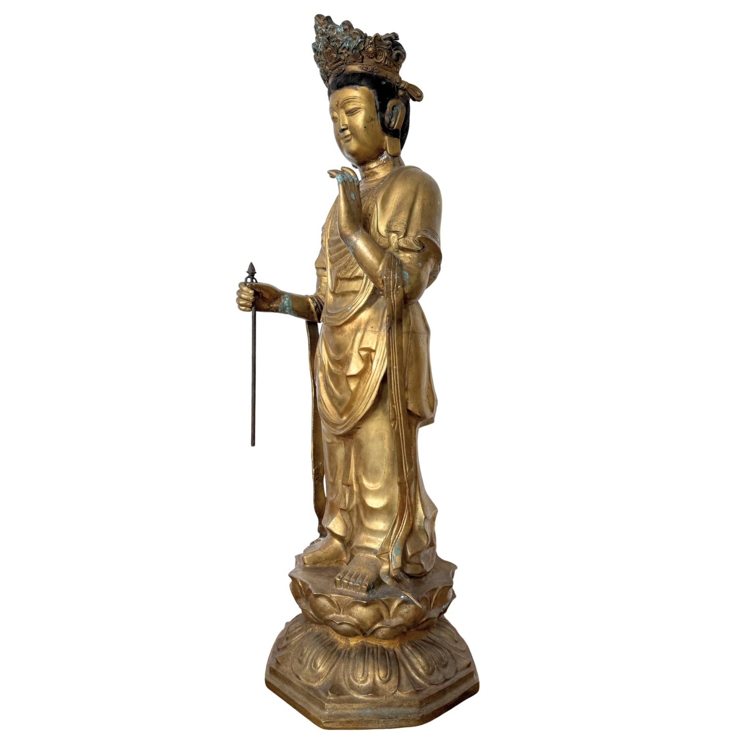Oblique front view of the Sho-Kannon Bodhisattva, showing the vertical lines and the thin-walled casting of the 23 kg bronze.