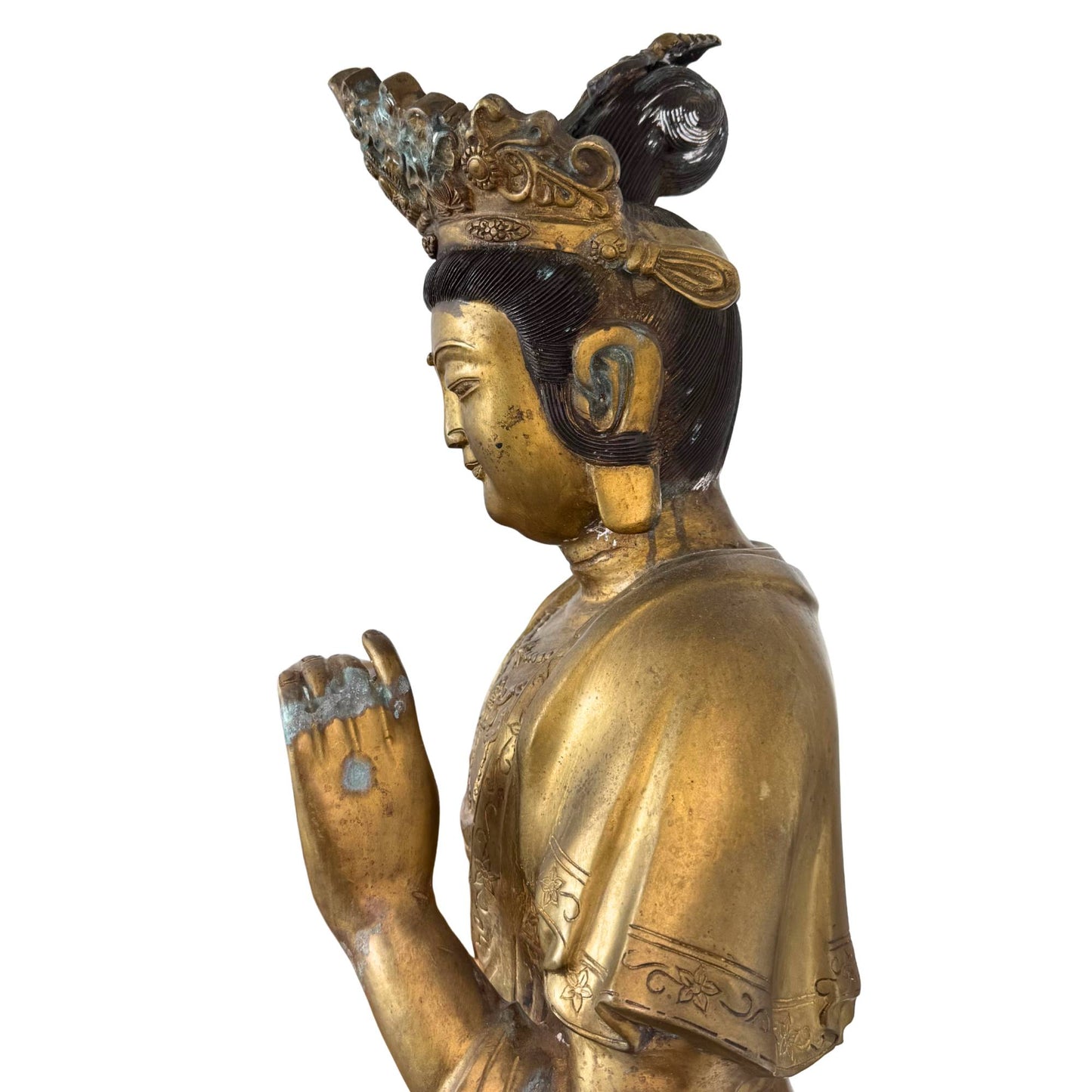 Detailed view of the profile on the left, showing the sharp lines of Japanese casting and the natural mineralization on the metal surface.