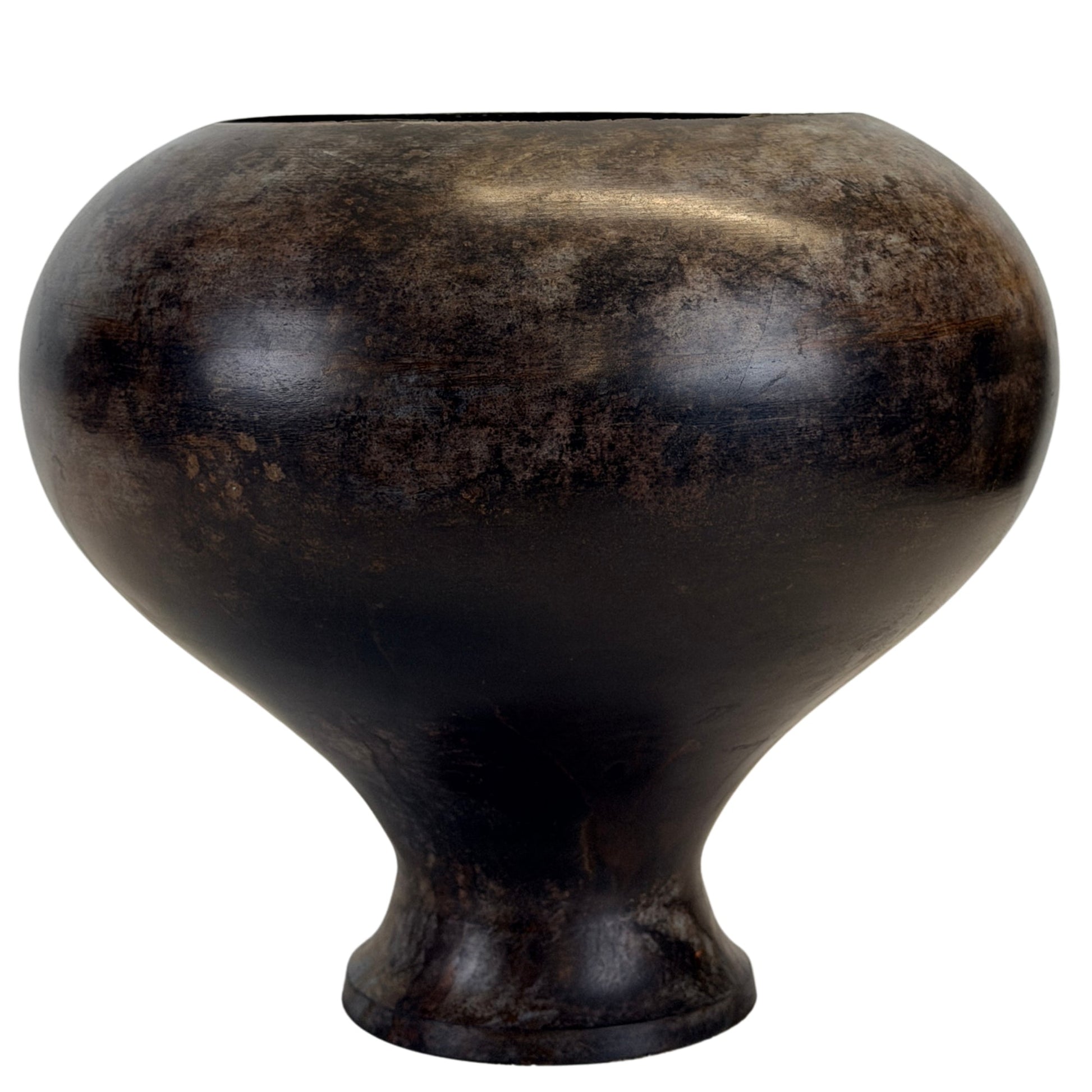 Bronze vessel A without its cover, showing the rounded body and raised foot