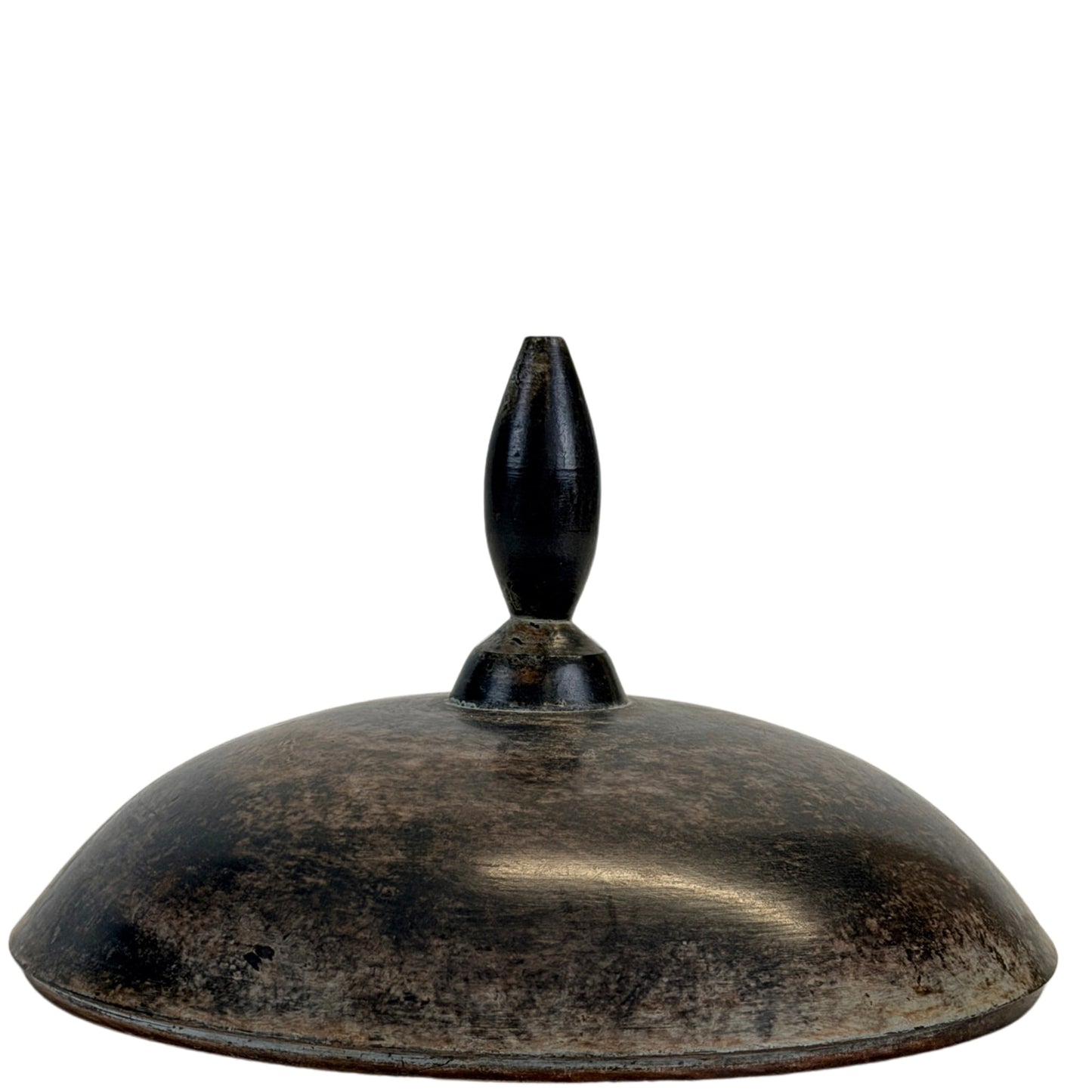 Detail of the lotus bud-form finial on the domed cover of vessel A