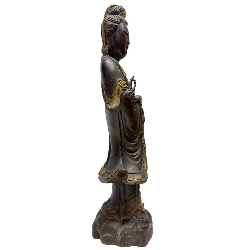 Standing Guanyin Avalokiteshvara wooden statue with protective hand gesture, Qing Dynasty