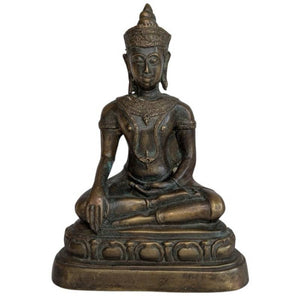 Bouddha thaïlandais assis avec des vestiges de dorure ancienne.